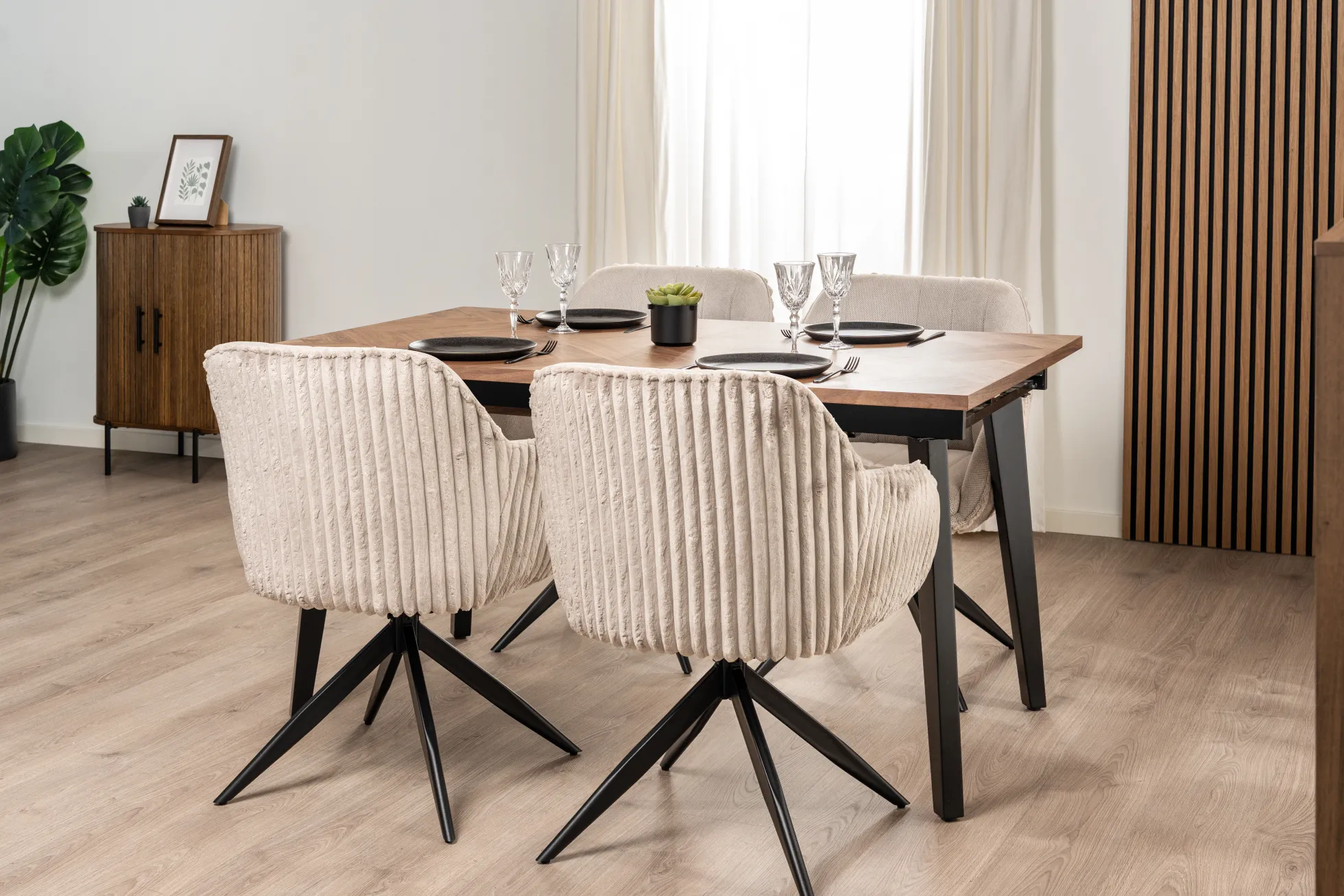 Laura med drejefunktion beige/sort